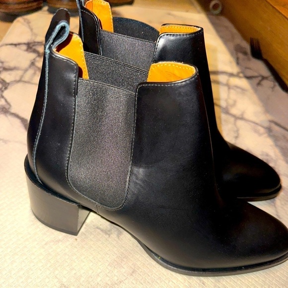 NWOT Everlane Women’s black leather ankle heeled boots booties 5 - Picture 2 of 14